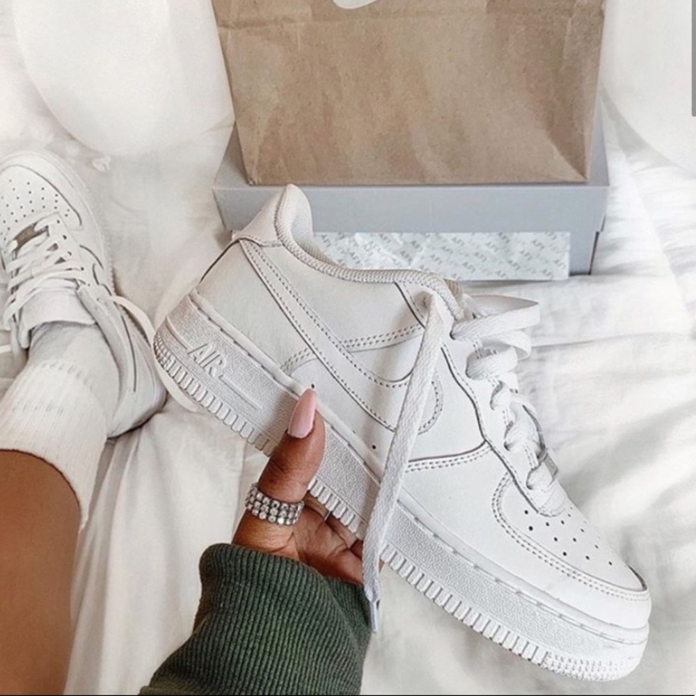 Nike air force 1 triple white sneakers - Picture 2 of 8